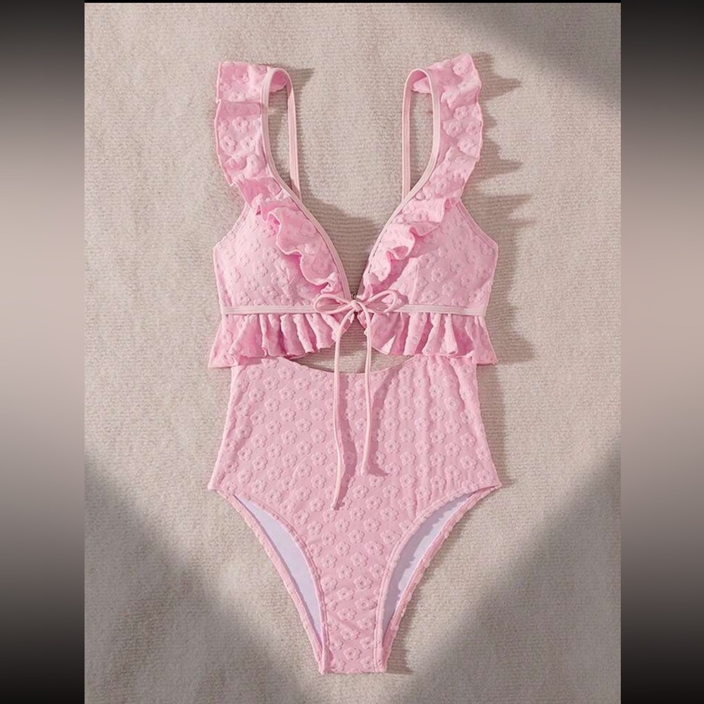 NEW Chic Pink Ruffled Swimsuit - Picture 5 of 6
